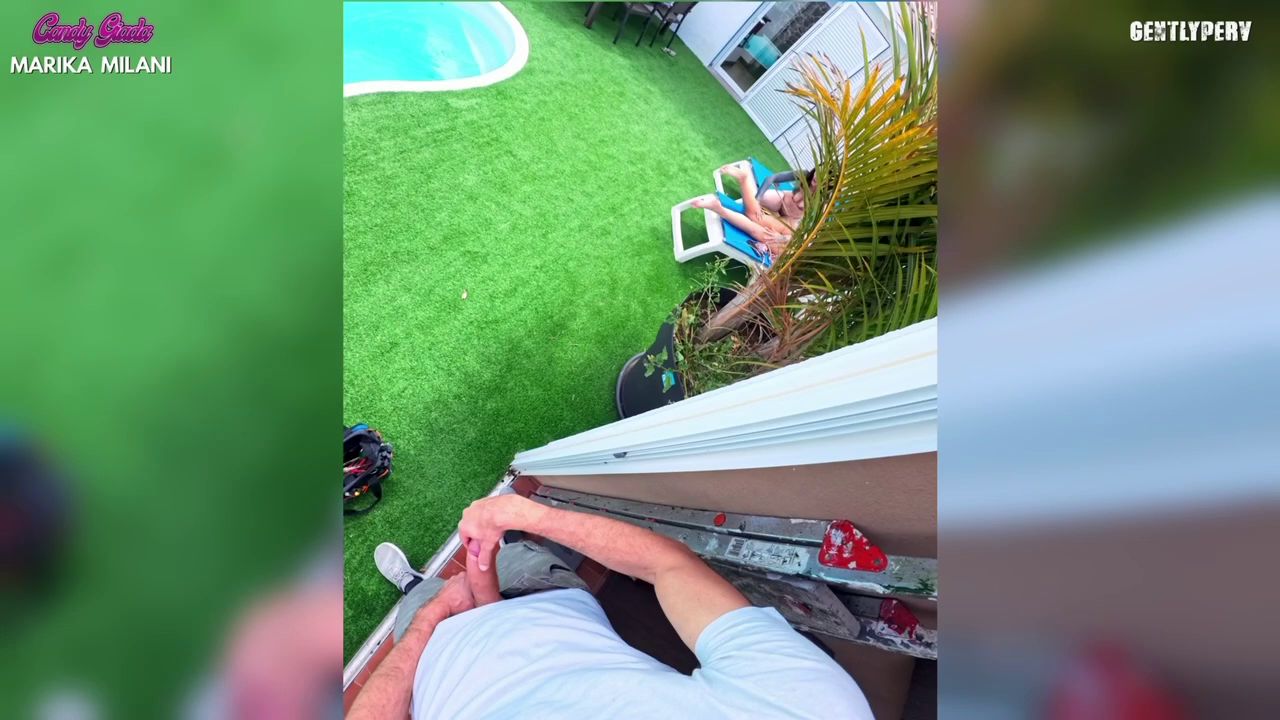 Marika Milani e Candy Giada in TROIE IN VACANZA – Chiamano l’Operaio per il Frigo, SI TOCCANO in Piscina, lo fanno SEGARE e se lo SCOPANO (DIA ITA)